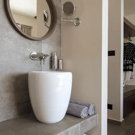 Bianco - Adam Villa *