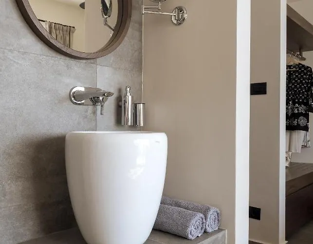 Bianco - Adam Villa *