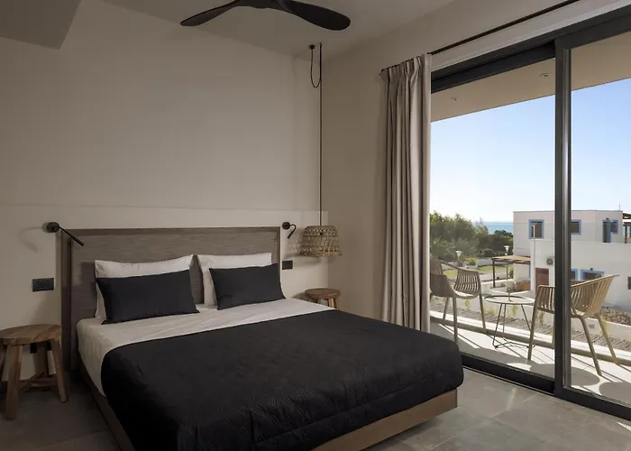 Bianco - Adam Villa Pefki